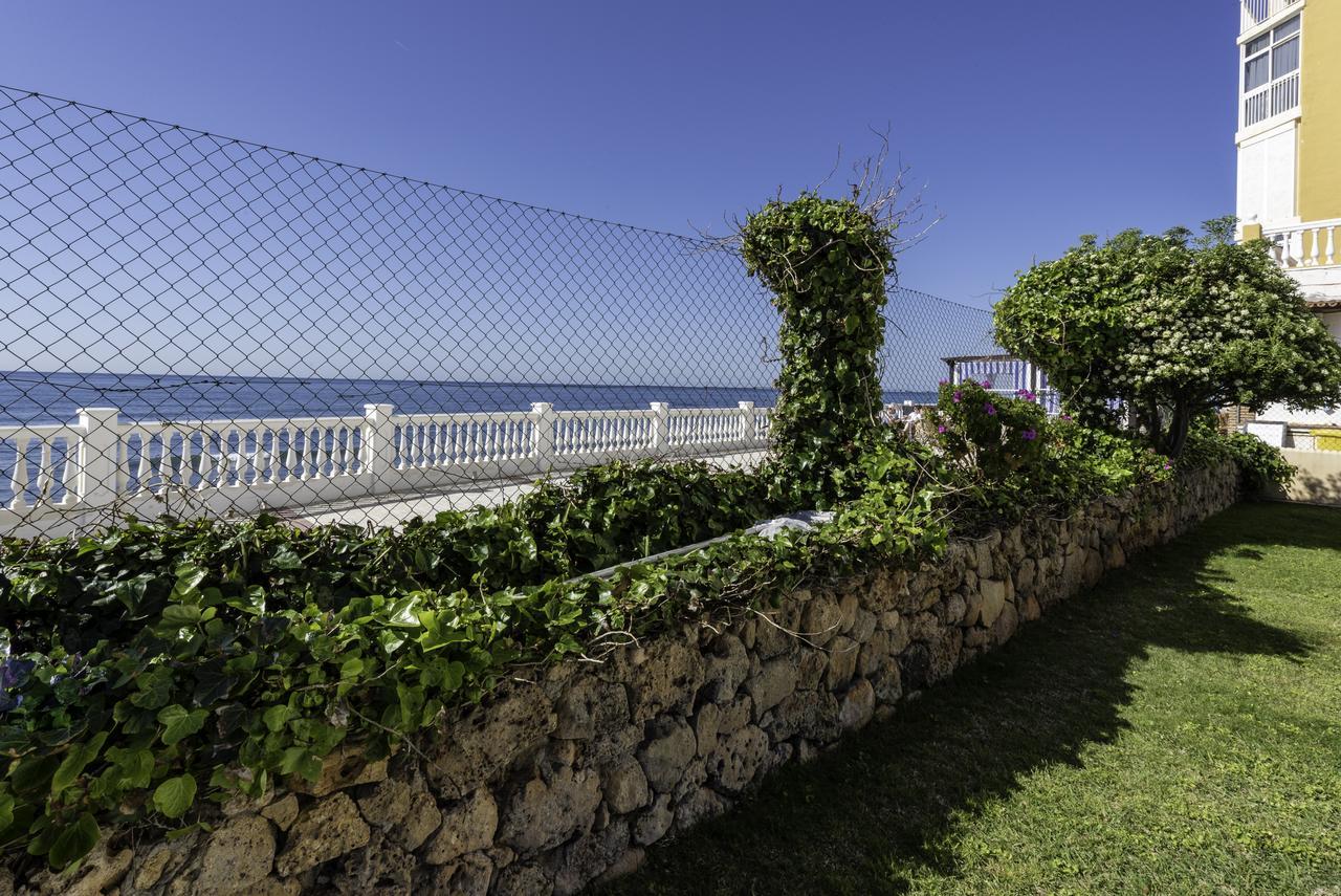 Nest Studio Playa Alhamar Sitio de Calahonda エクステリア 写真