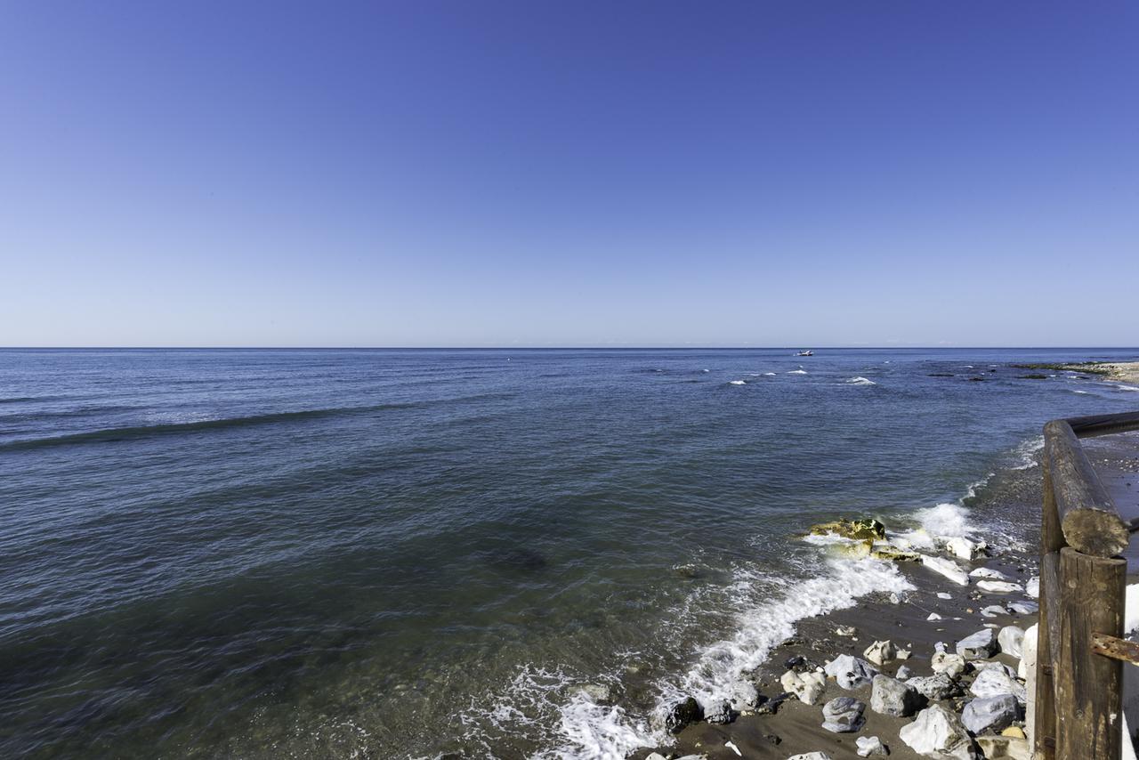 Nest Studio Playa Alhamar Sitio de Calahonda エクステリア 写真